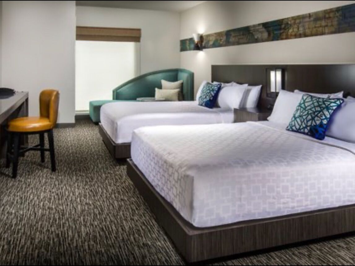 Picture of The Southlake Hotel