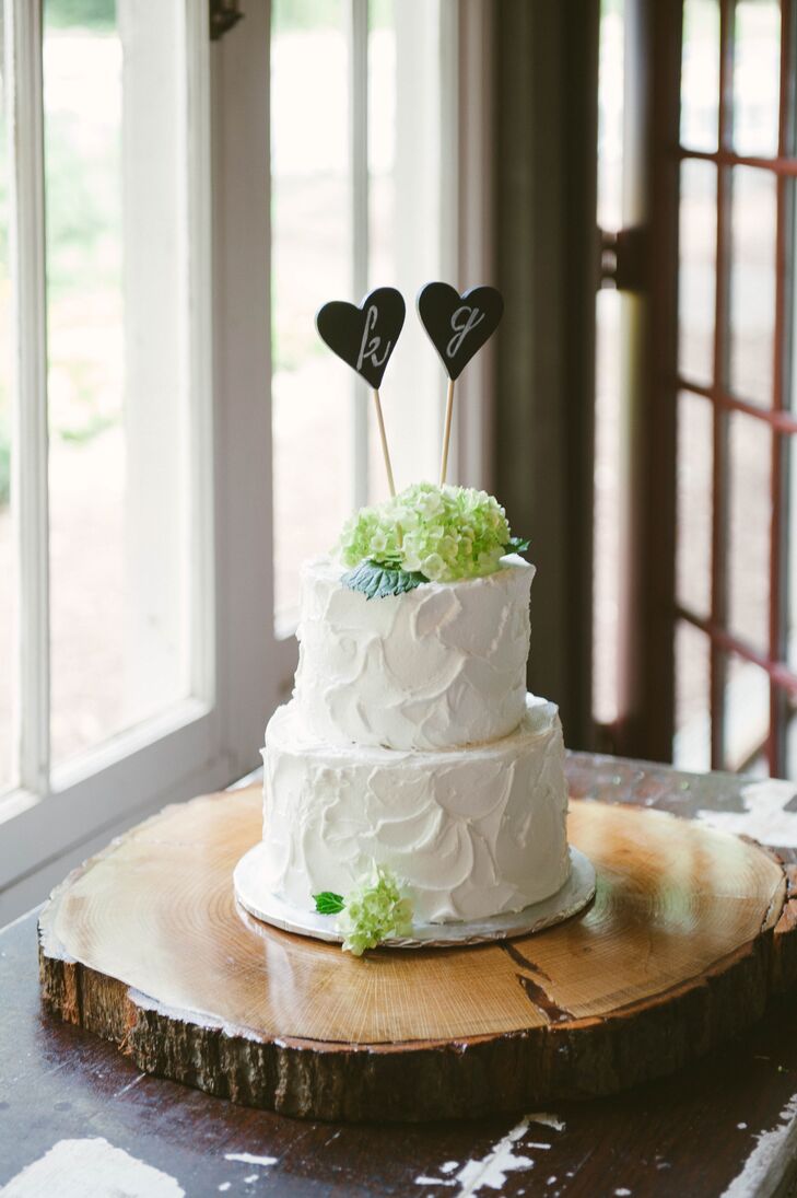 Katie is a self-proclaimed "dessert addict," and her sweet tooth showed in the carefully selected desserts that she and Garret offered their guests.