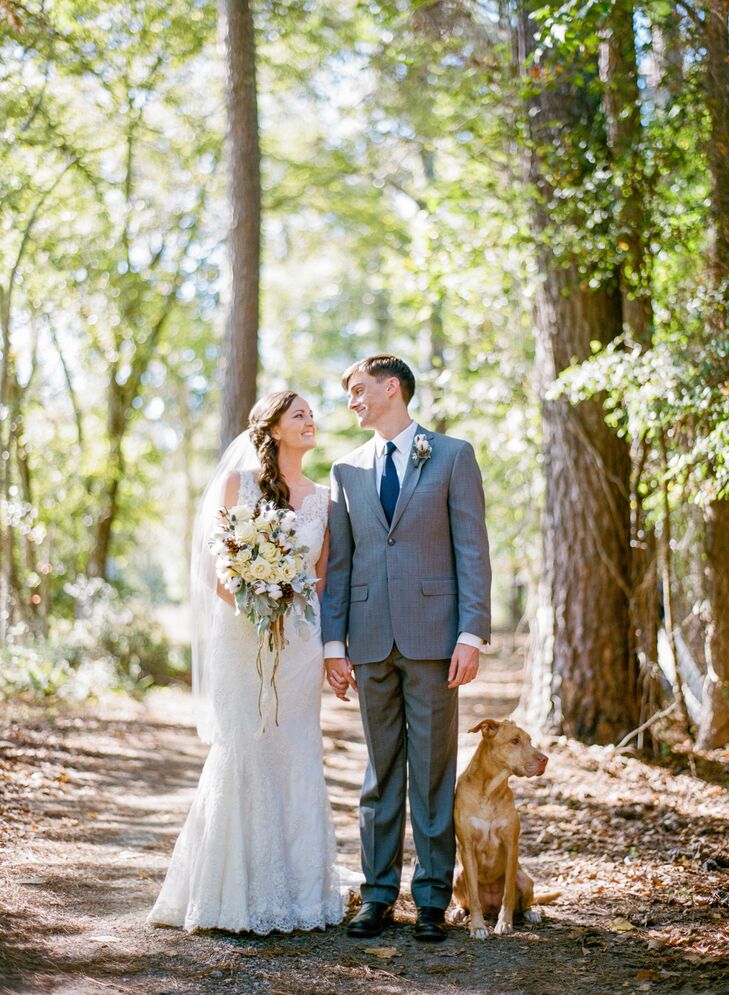n                    Cotton-filled arrangements, antler accents and homemade pecan pie all made for a rustic, one-of-a-kind affair. “We both fell in l