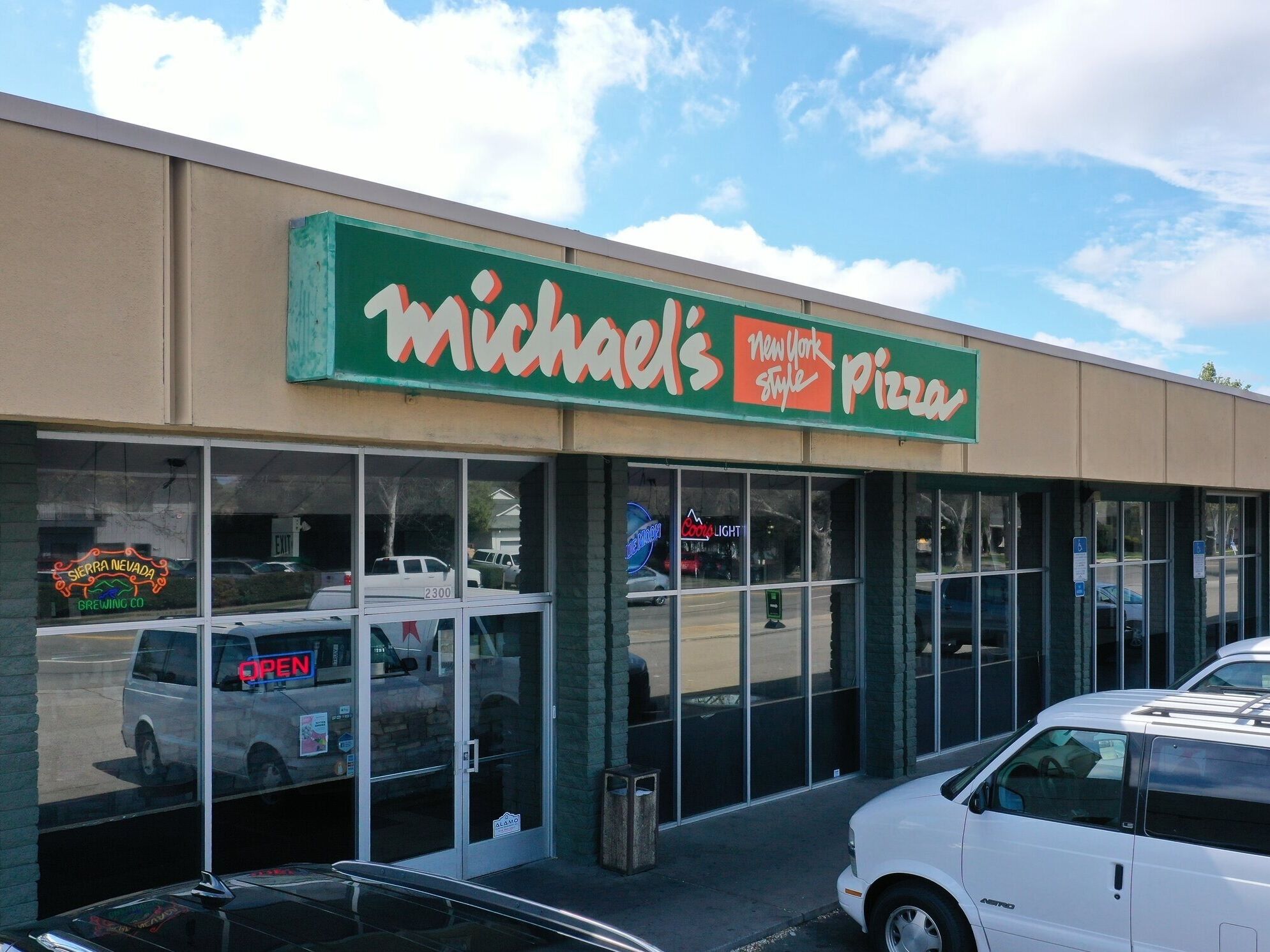 Picture of Michael's New York Style Pizza