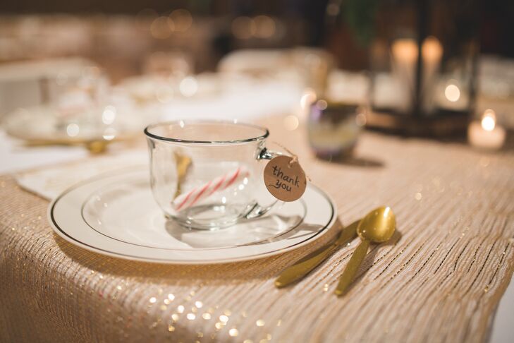 Elizabeth and Mason gave all of their guests glass teacups in which they were able to enjoy the delicious hot-chocolate bar.