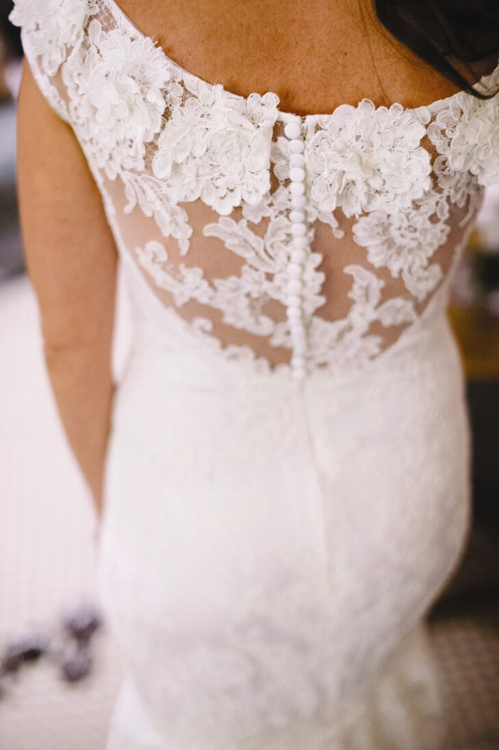 Rachel's Marchesa gown featured a lacy, floral design on the back.