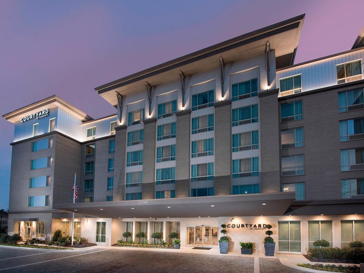 Picture of Courtyard Atlanta Alpharetta/Avalon Area