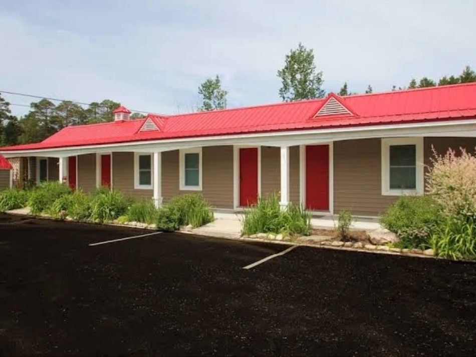 Picture of Mackinac Lake Trail Motel