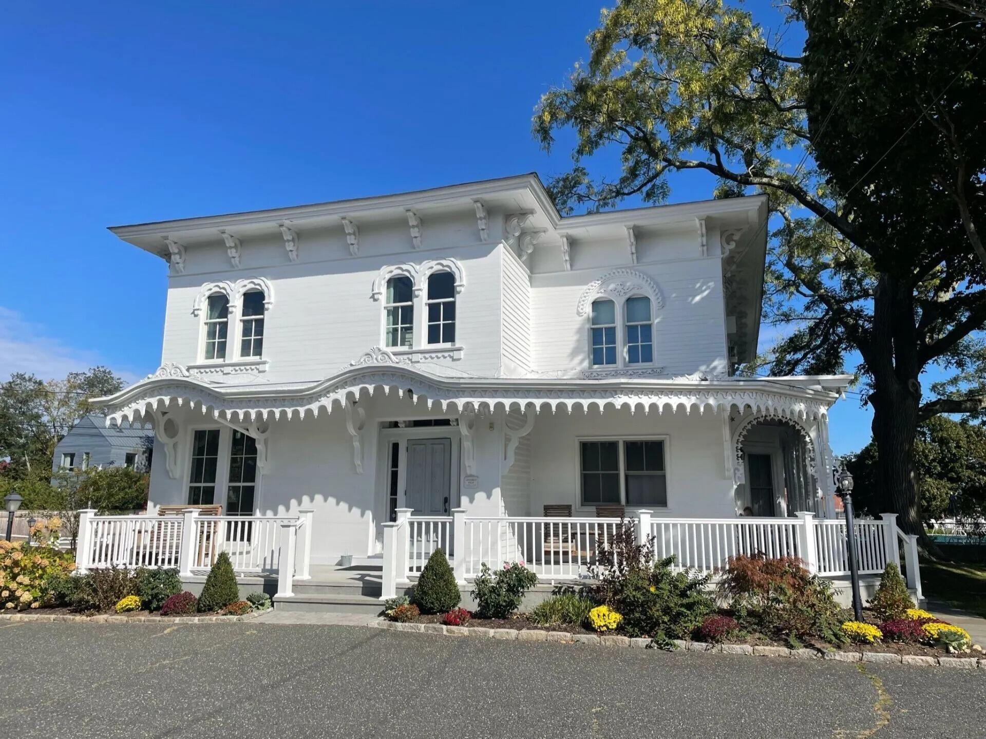 Picture of Townsend Manor Inn