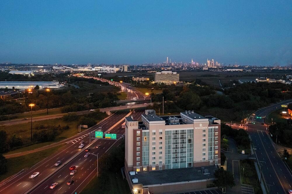 Picture of Renaissance Meadowlands Hotel