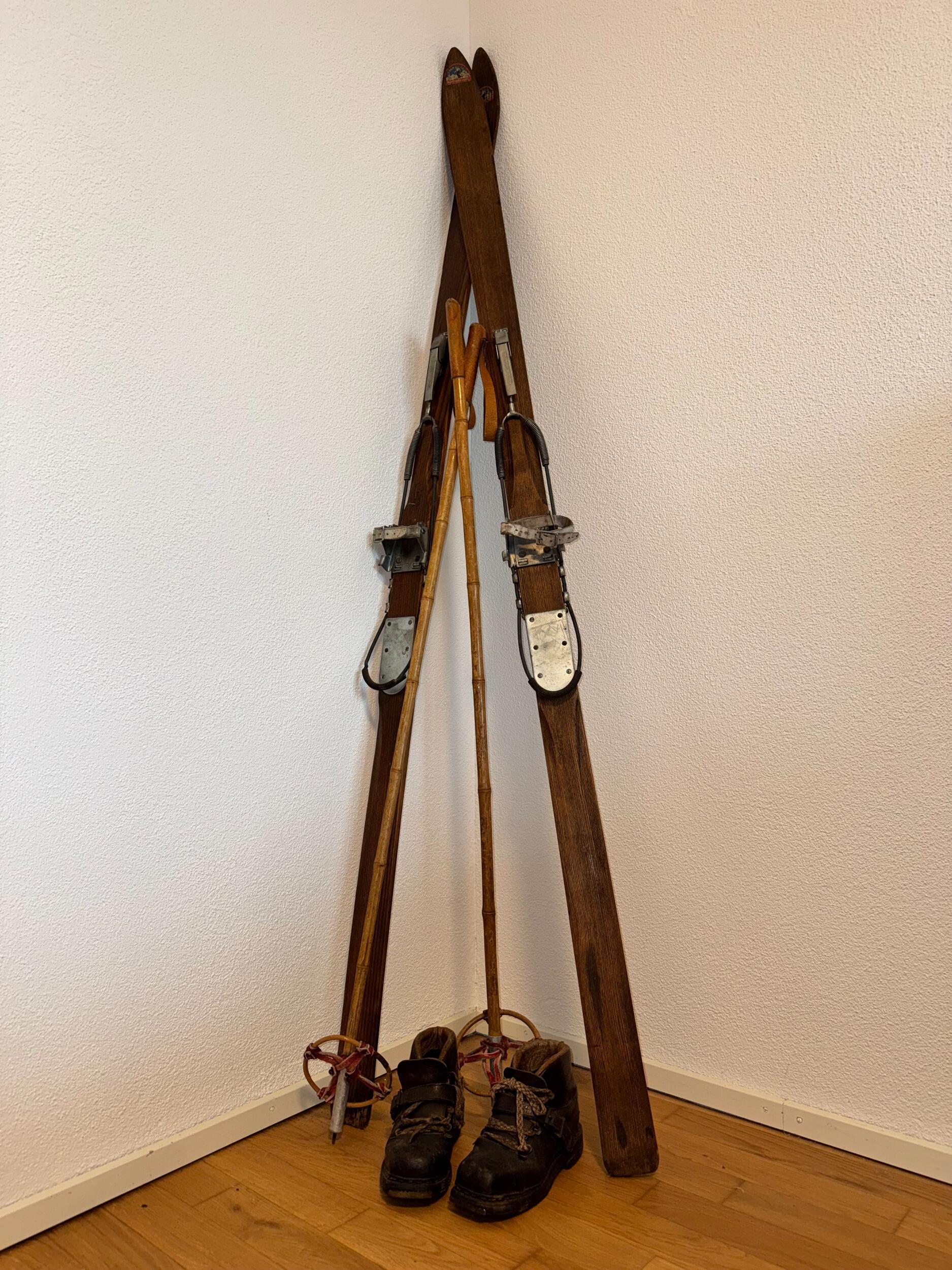 Picture of Vintage skis