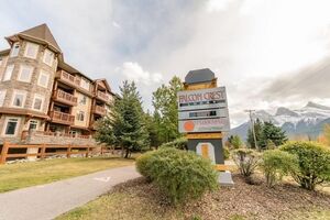 Picture of Falcon Crest Lodge by CLIQUE