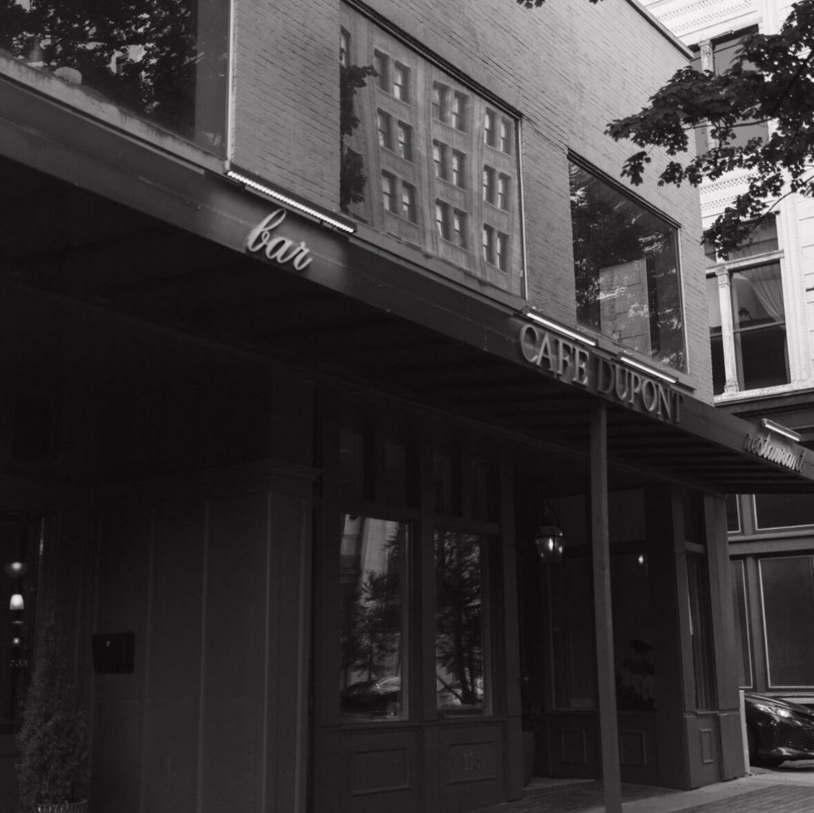 Picture of Cafe Dupont