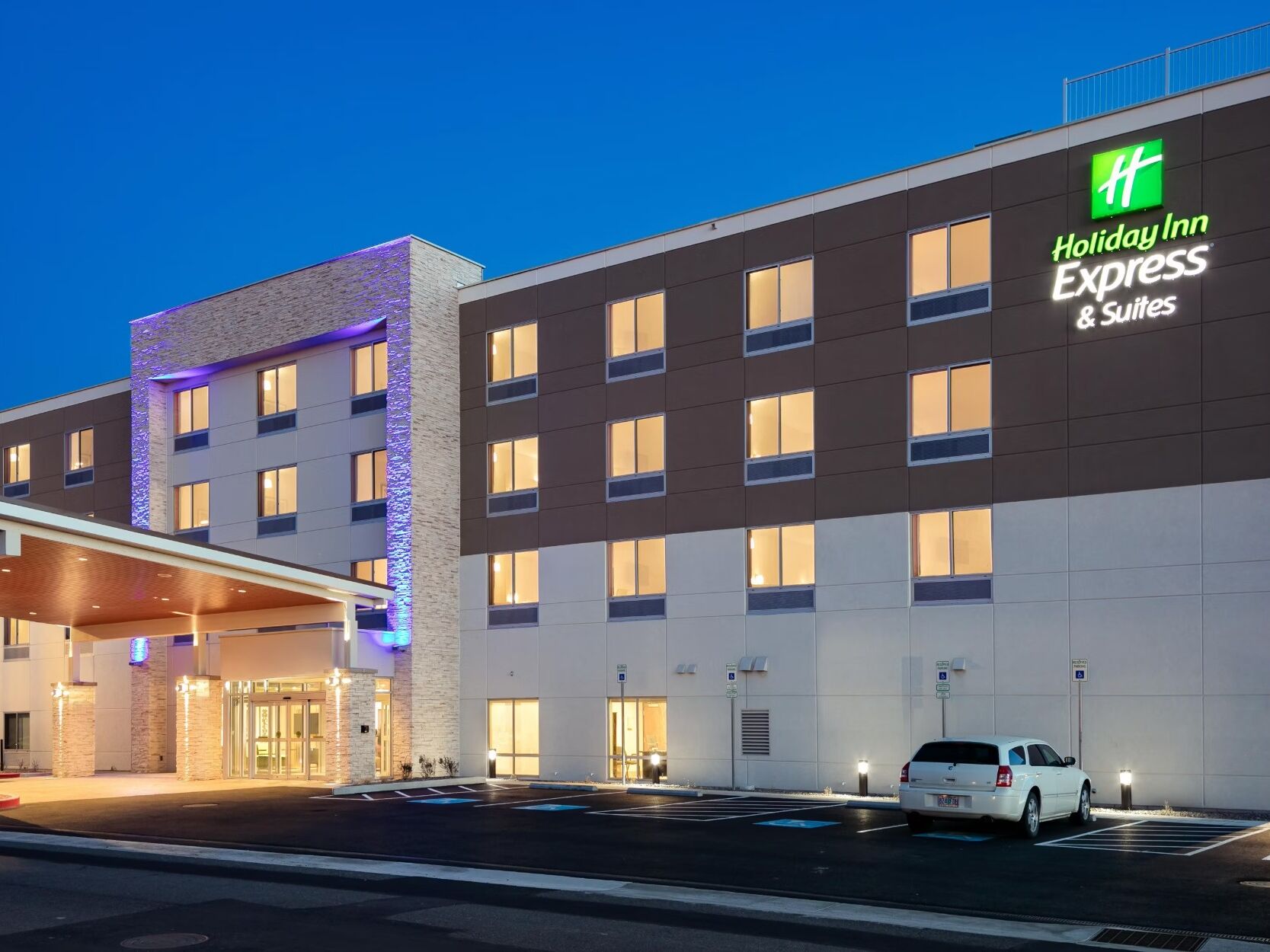 Picture of Holiday Inn Express & Suites Medford, an IHG Hotel