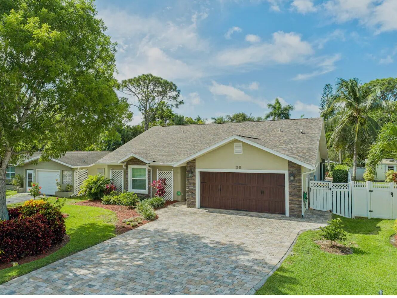 Picture of Beautiful pool home! Barefoot Beach Getaway