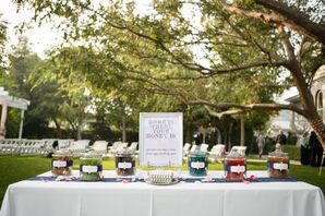 "Honey Bar" with Various Honey Flavors