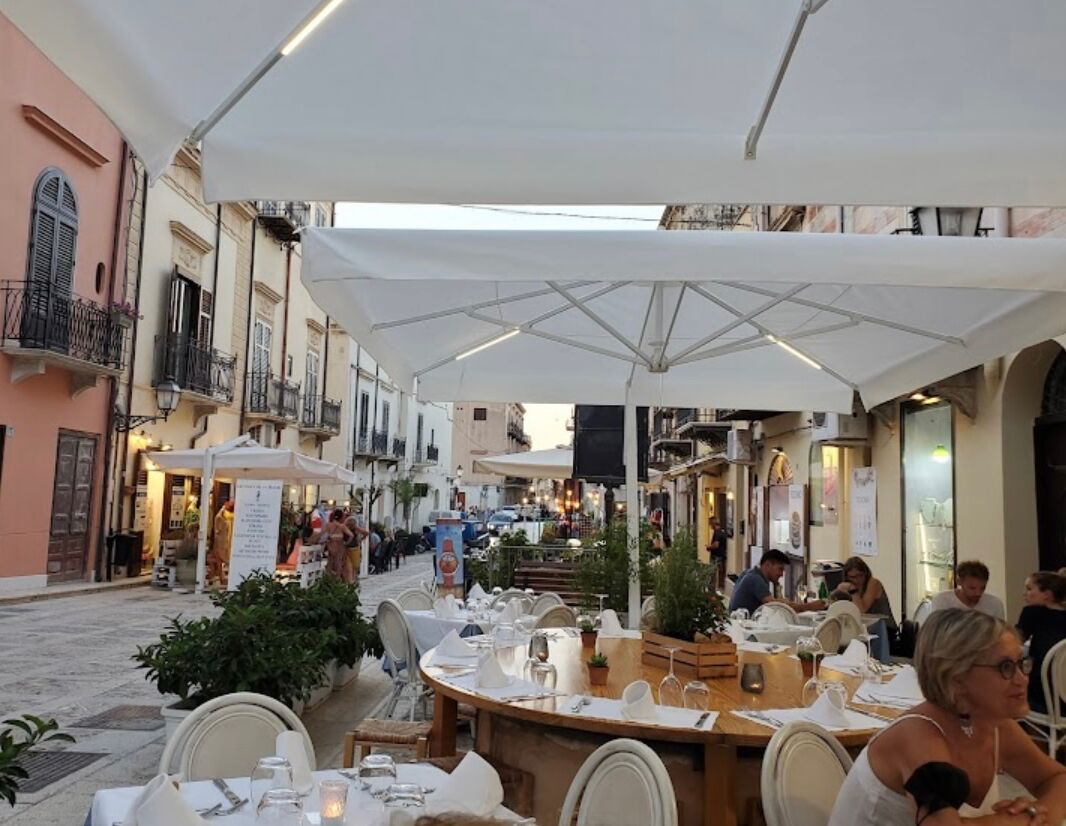 Picture of Dining