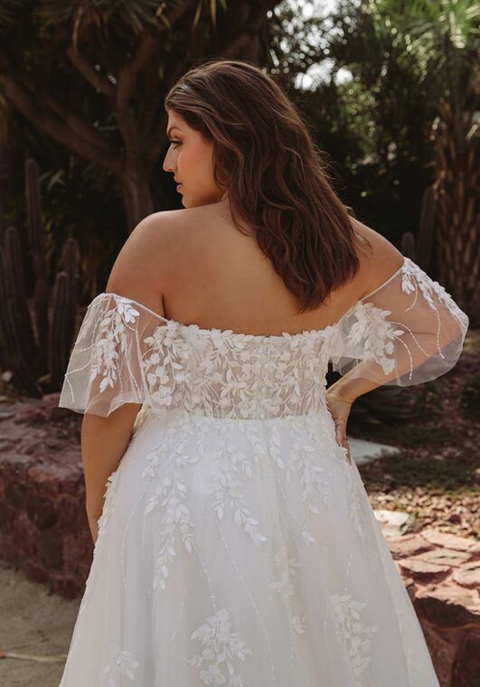 Essense of Australia D3529 plus A-Line Wedding Dress - 7