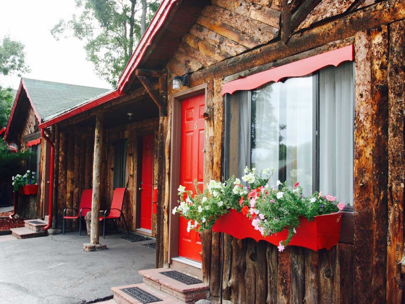 Picture of Foot of the Mountain Motel