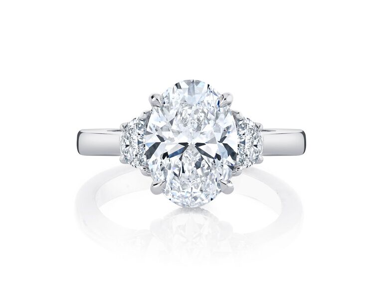 lab grown diamond engagement ring