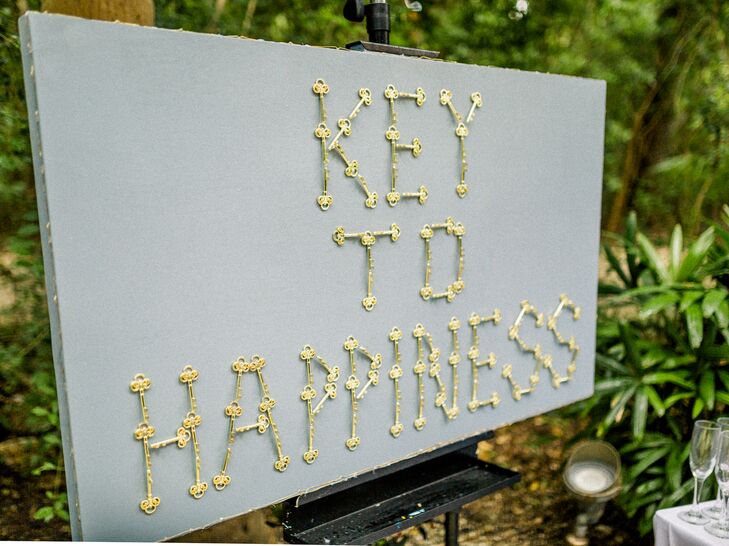 DIY Escort Card Display Made of Keys