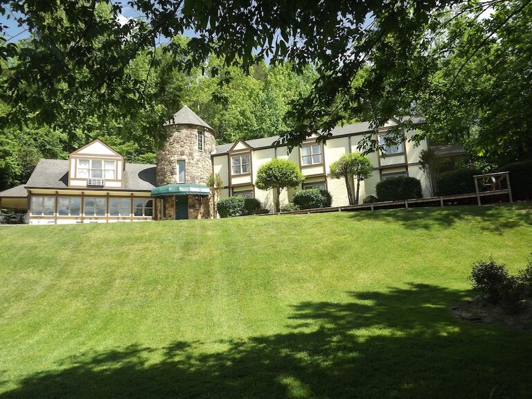 Historic castle as wedding venue in Gatlinburg, Tennesee