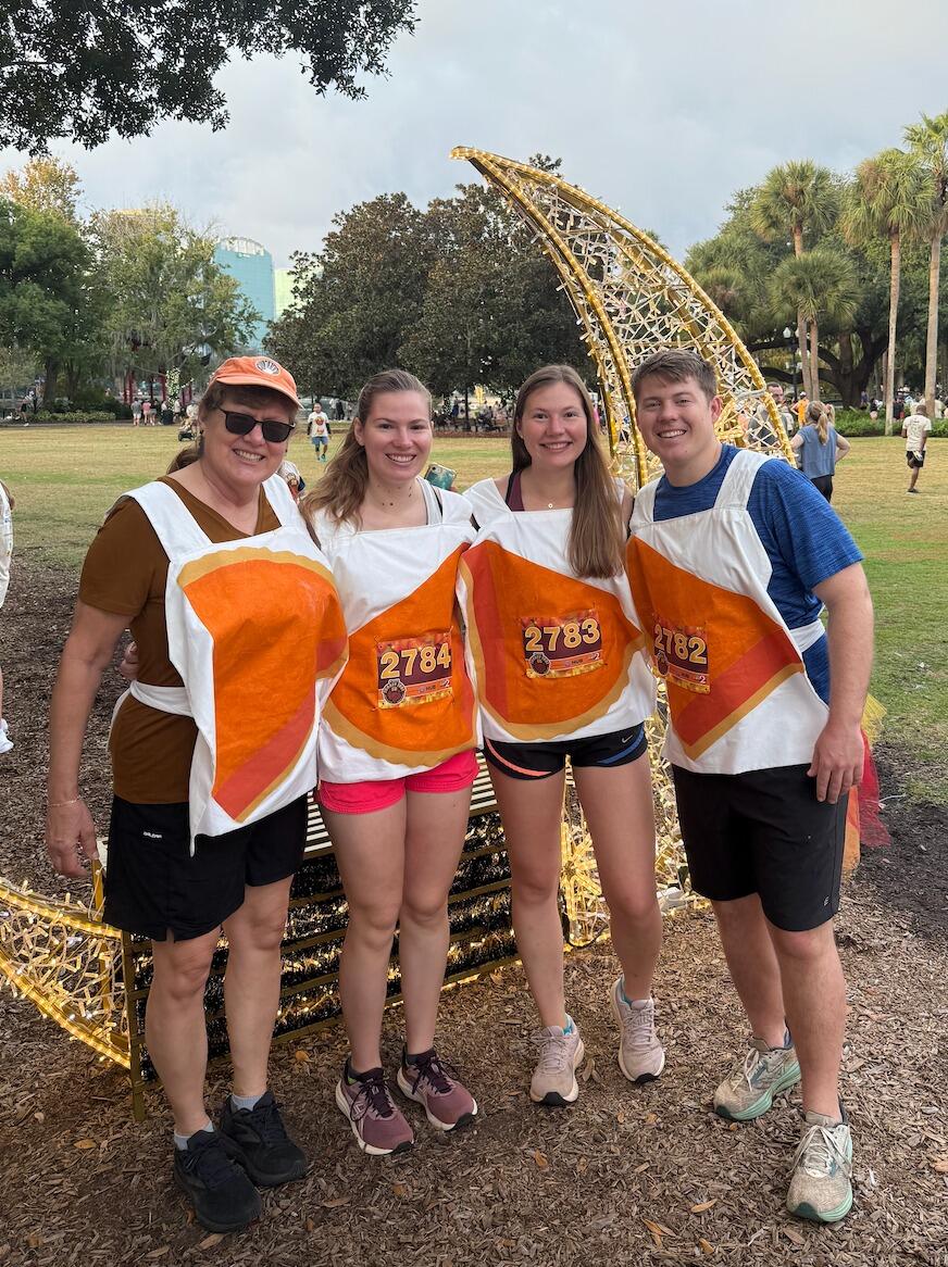 Turkey trotting in downtown Orlando to kick off Thanksgiving weekend! If you look closely, you may be able to spot Max's turkey tail...
