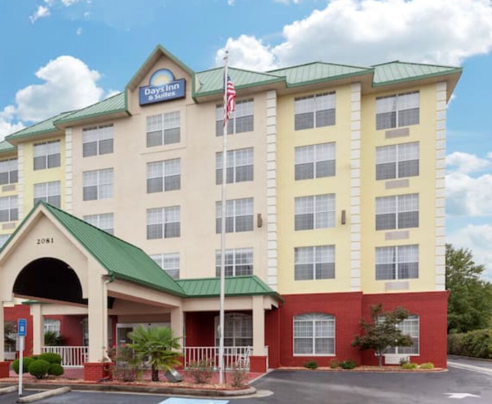 Picture of Days Inn & Suites by Wyndham Tucker/Northlake
