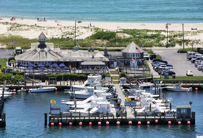Picture of Oakland's Restaurant and Marina