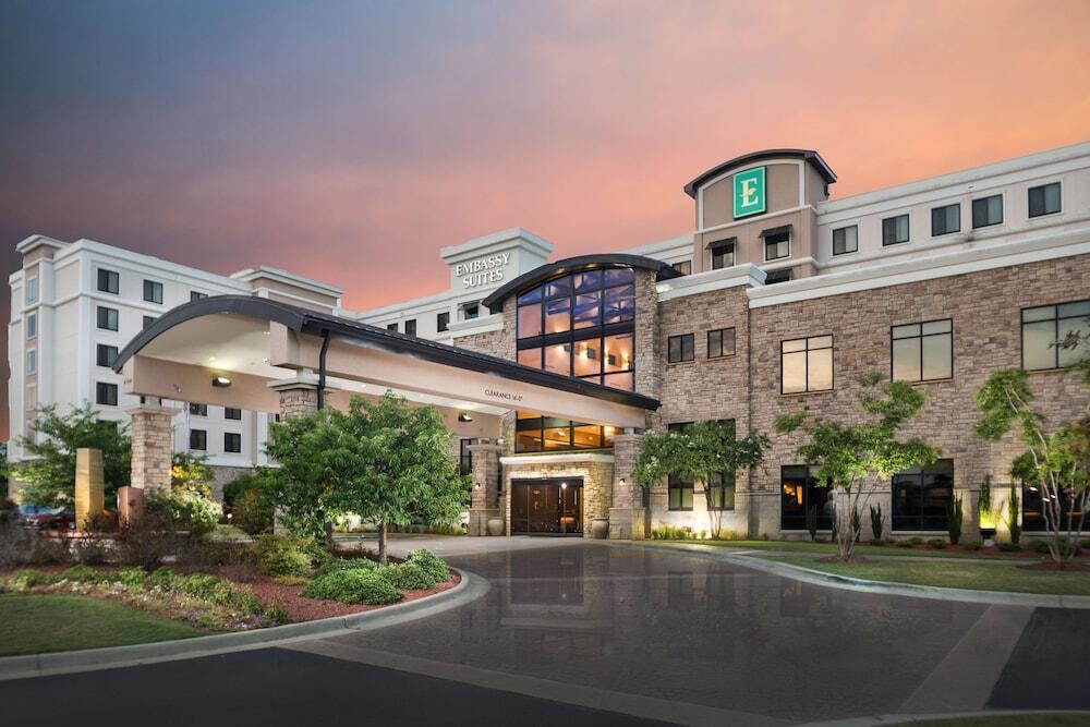 Picture of Embassy Suites by Hilton Fayetteville Fort Bragg