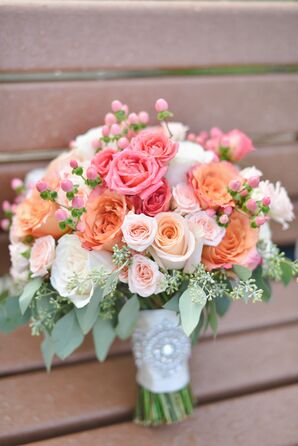 Cheerful Peach and Coral Rose Bouquet