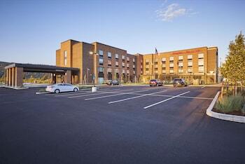 Picture of Hampton Inn & Suites Hood River