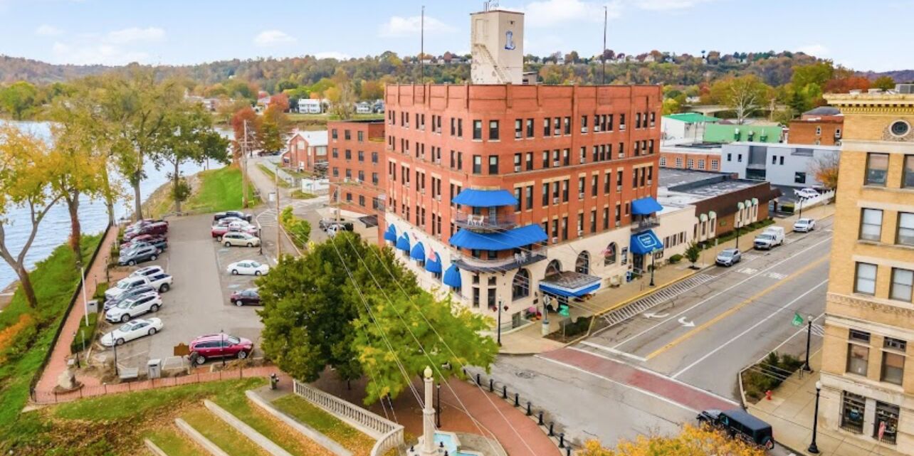 Picture of Lafayette Hotel