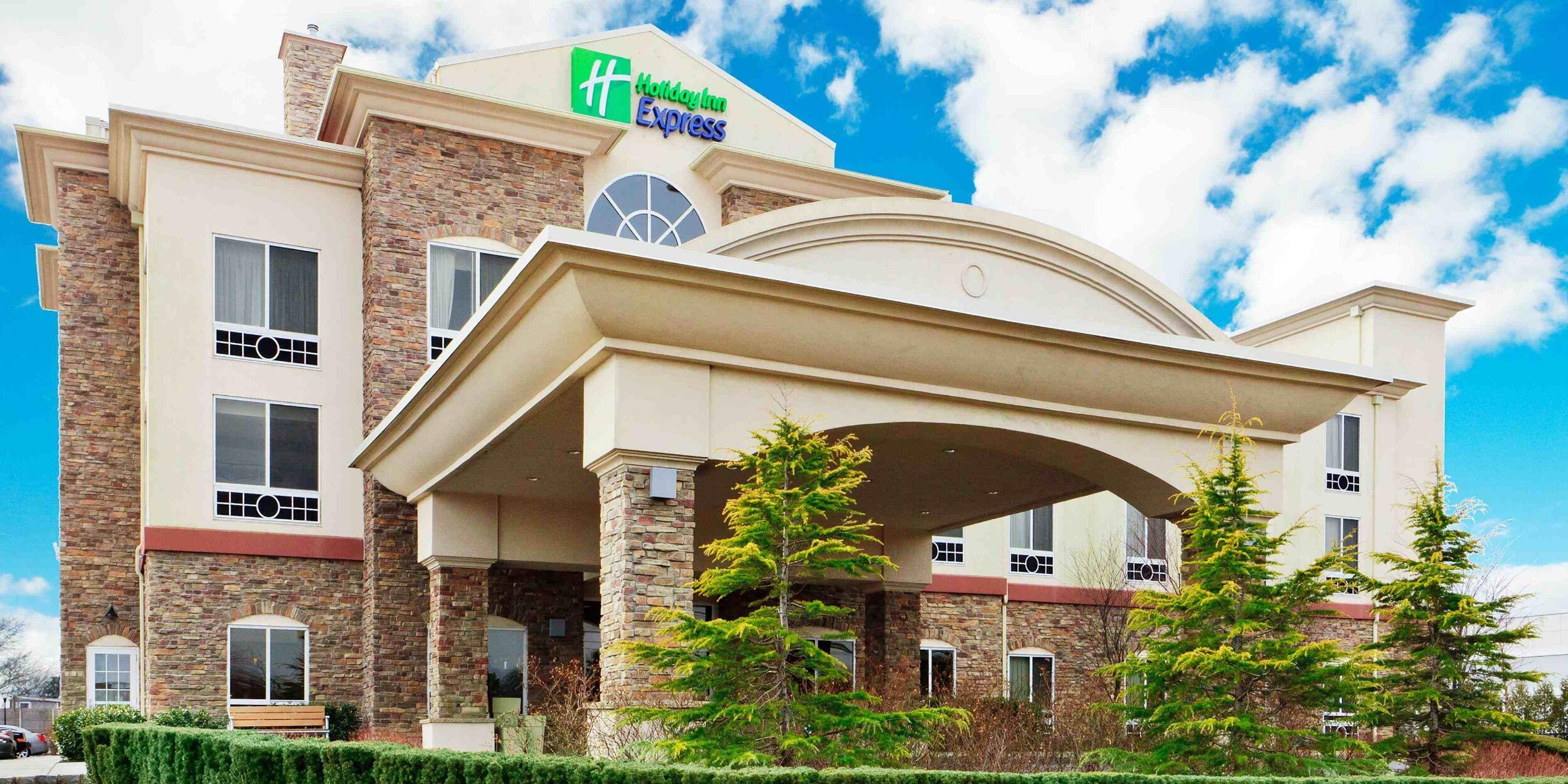 Picture of Holiday Inn Express & Suites Long Island-East End, an IHG Hotel