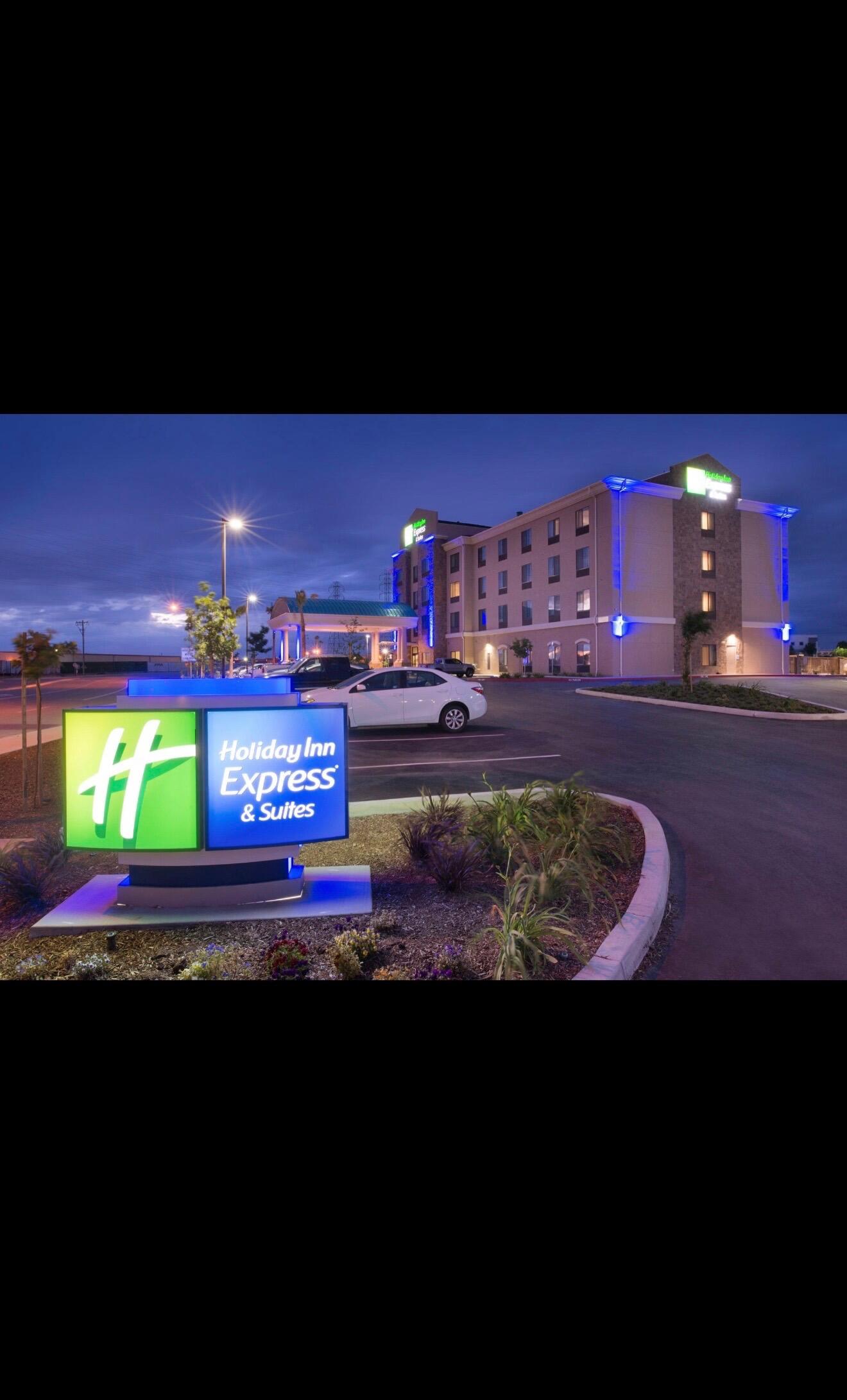 Picture of Holiday Inn Express & Suites Bakersfield Airport by IHG
