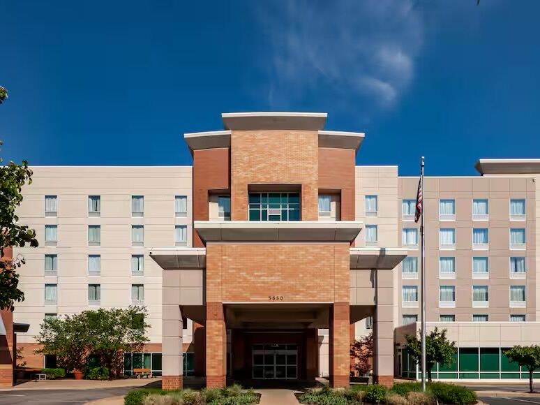 Picture of Hampton Inn & Suites St. Louis at Forest Park