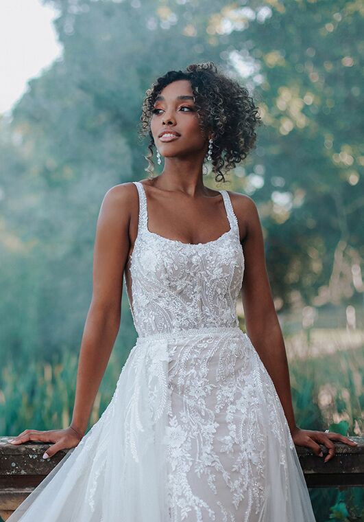 tiana wedding dress