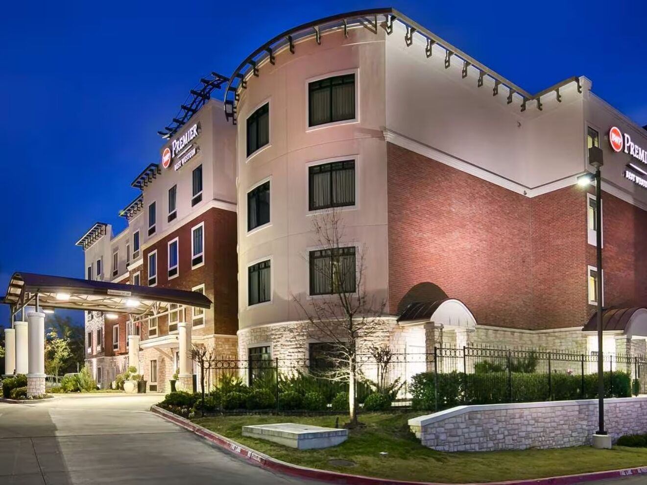 Picture of Best Western Premier Crown Chase Inn & Suites