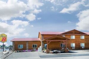 Picture of Super 8 by Wyndham Powell