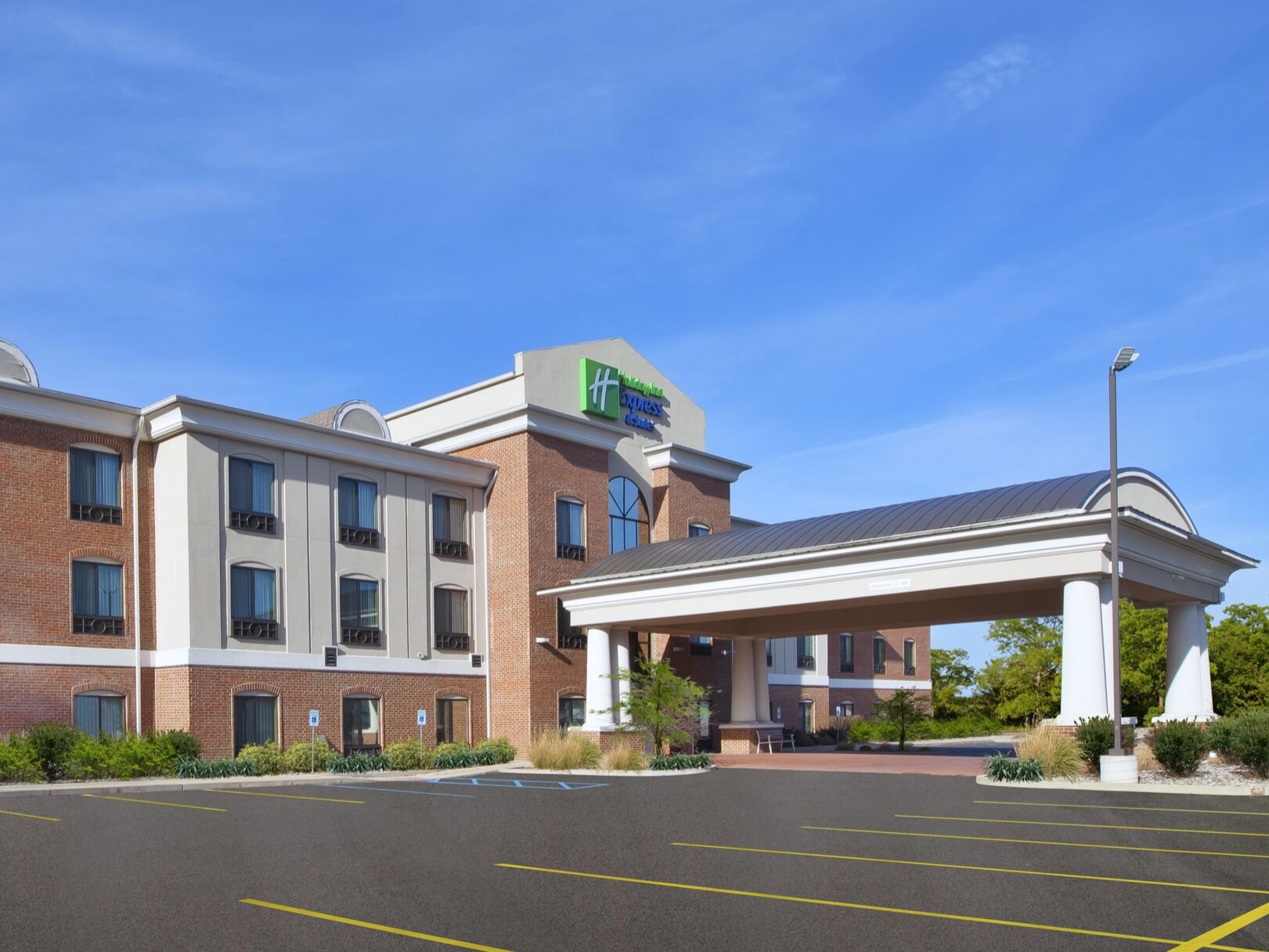 Picture of Holiday Inn Express & Suites Niles