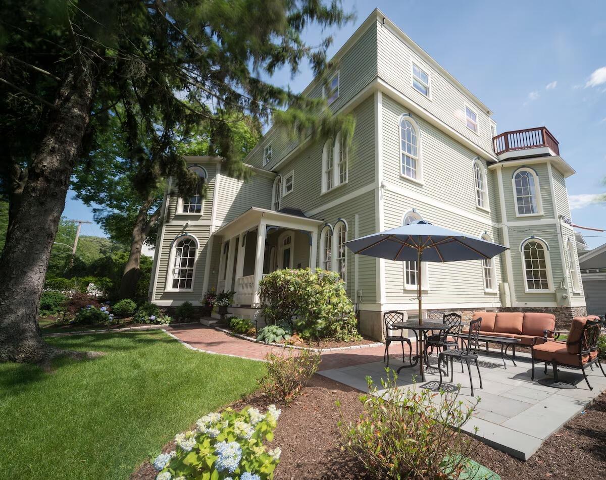Picture of Serenity Inn Newport