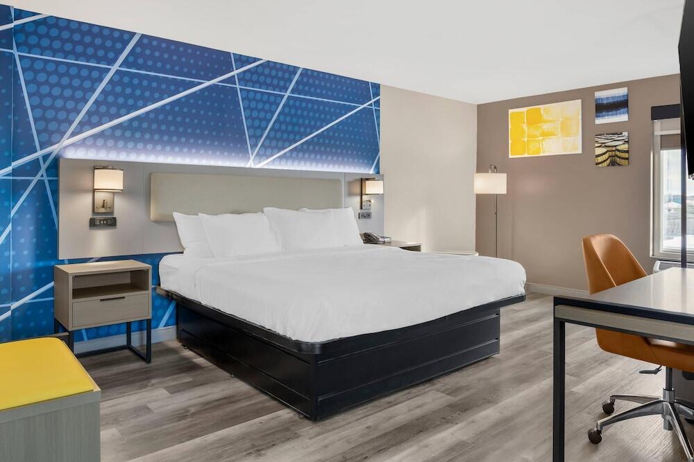 Picture of Comfort Inn & Suites Springfield