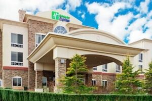 Picture of Holiday Inn Express Hotel &  Suites Long Island East End an IHG Hotel