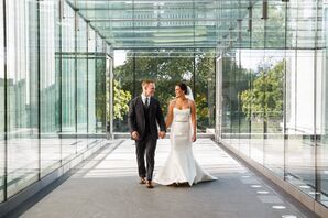 Mermaid-Style Silhouette of White Wedding Dress