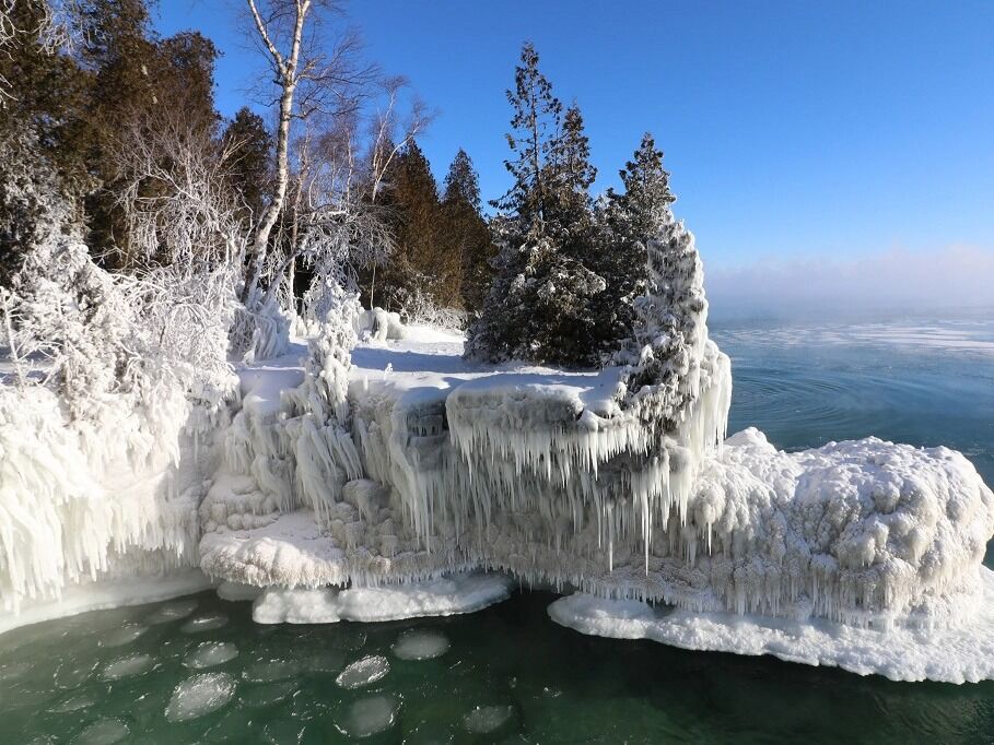 Picture of Cave Point County Park