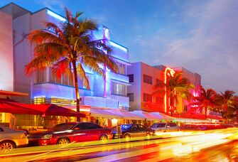 Miami Bachelorefte Party - Miami Beach at night
