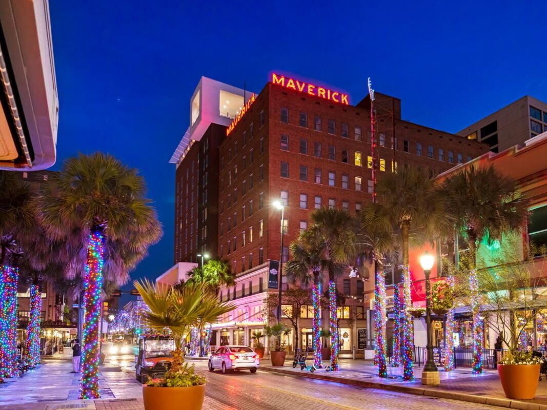 Picture of The Maverick, powered by Placemakr - River Walk