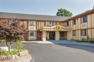Picture of Super 8 by Wyndham West Haven