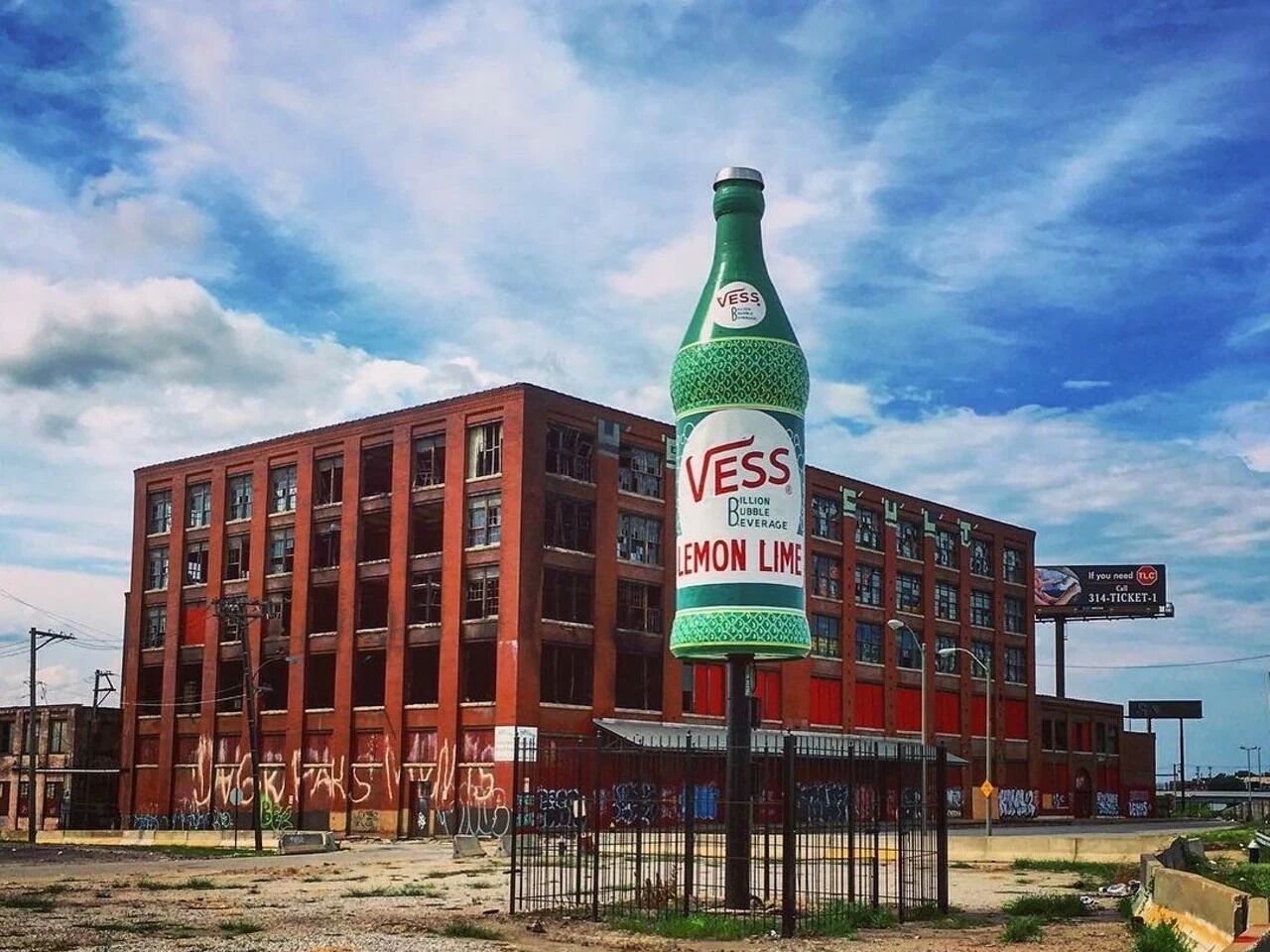 Picture of Giant vess soda bottle