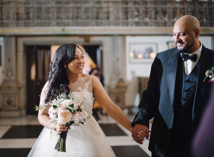 Glamorous Bride and Groom at Baltimore's George Peabody Library