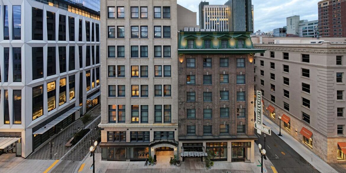 Picture of Woodlark Hotel