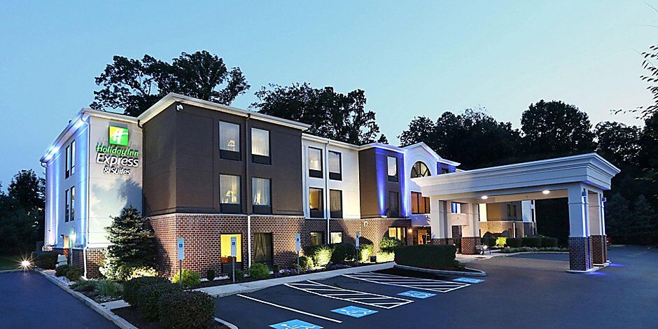Picture of Holiday Inn Express & Suites West Chester