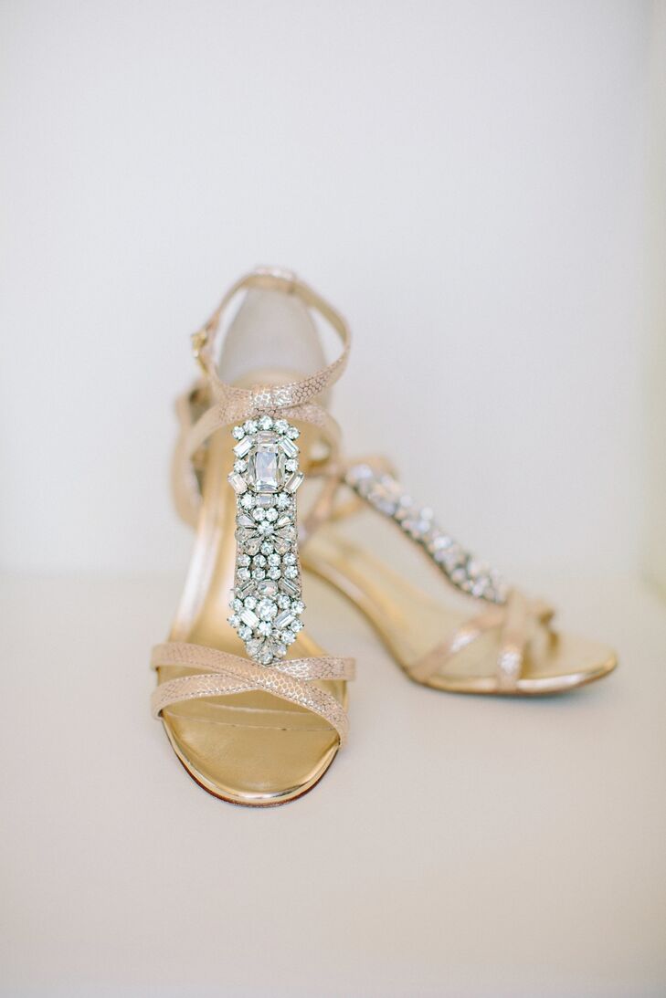 Jen bought her headpiece first, and then found a dress and shoes to match. She chose gold Antonio Melani crystal-embellished shoes that kept the 20s vibe.