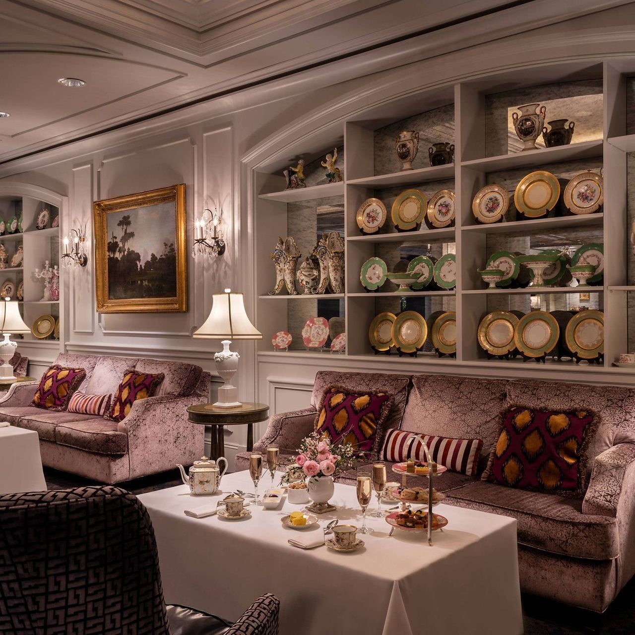 Picture of Davenport Lounge